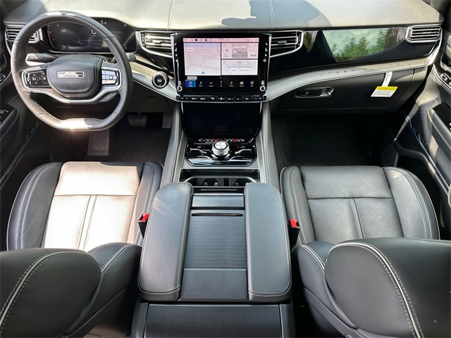 2024 Jeep Grand Wagoneer II photo 18