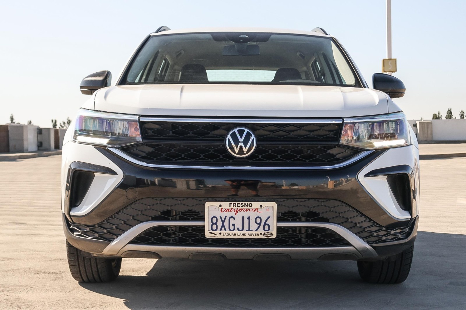 2022 Volkswagen Taos S photo 2