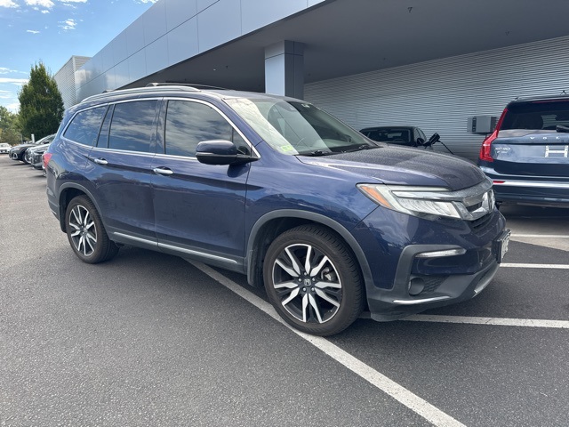 2019 Honda Pilot Touring photo 2