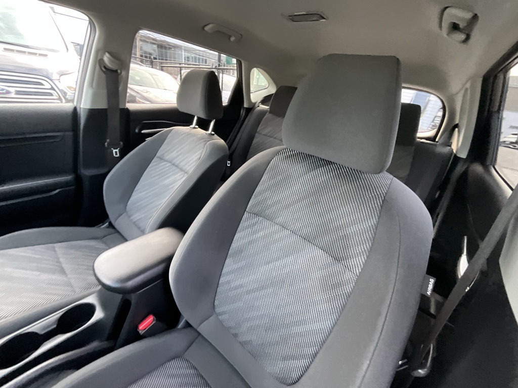 2023 Kia Seltos LX photo 12