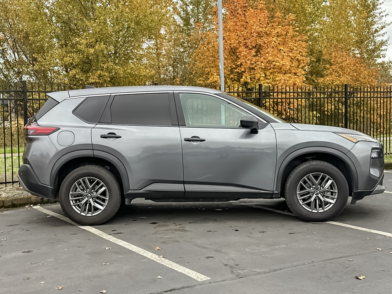 2023 Nissan Rogue S photo 2