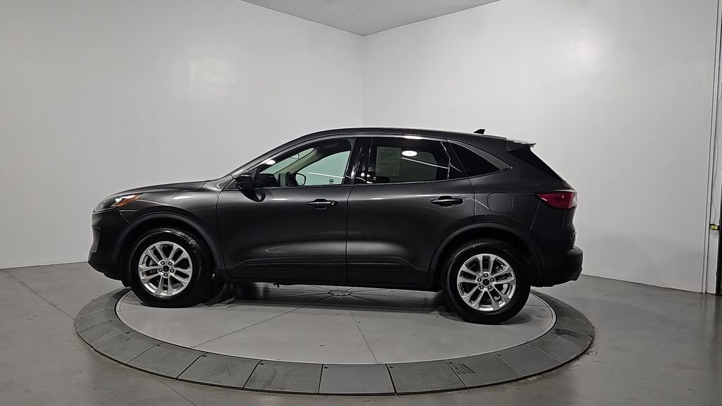 2020 Ford Escape SE photo 2