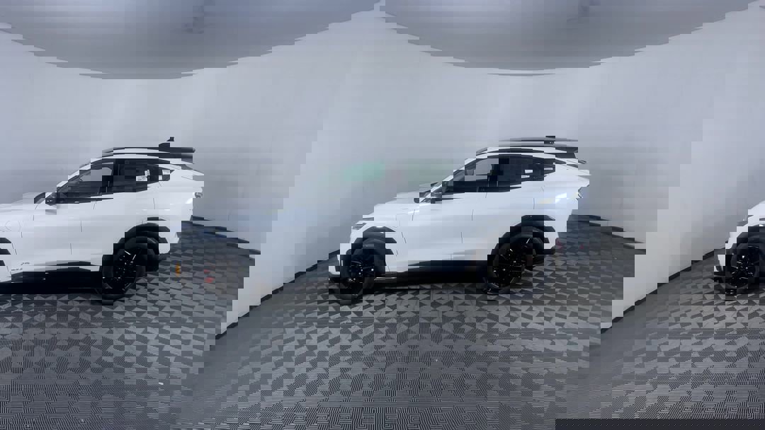 2025 Ford Mustang Mach-E Premium photo 4