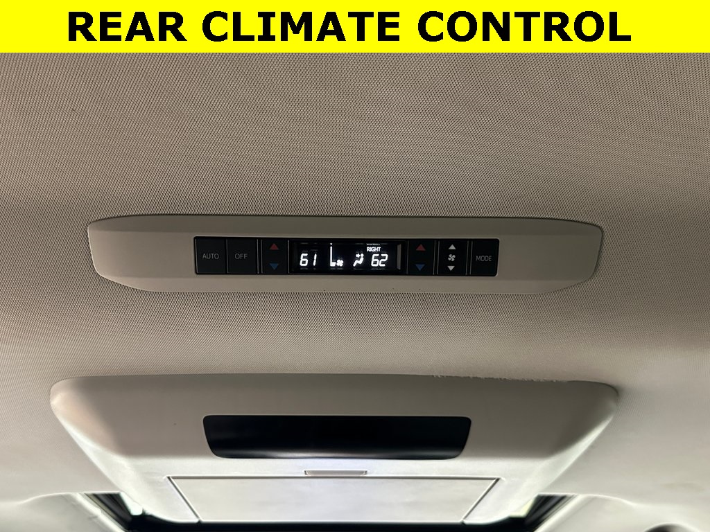 2024 Toyota Sienna XLE photo 30