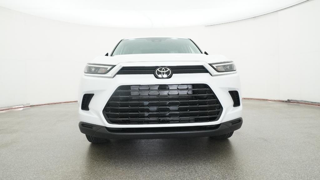 2026 Toyota Highlander Hybrid XLE photo 2