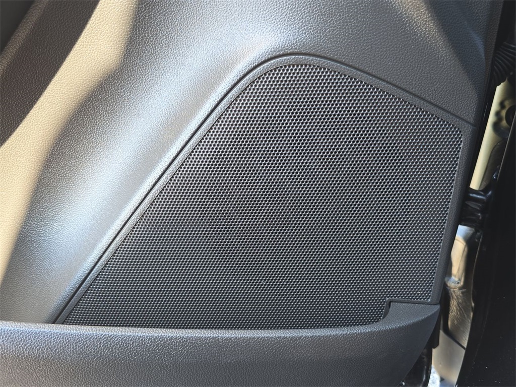 2022 Chevrolet Trax LT photo 25