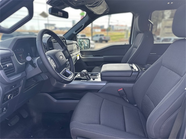 2025 Ford F-150 XLT photo 3
