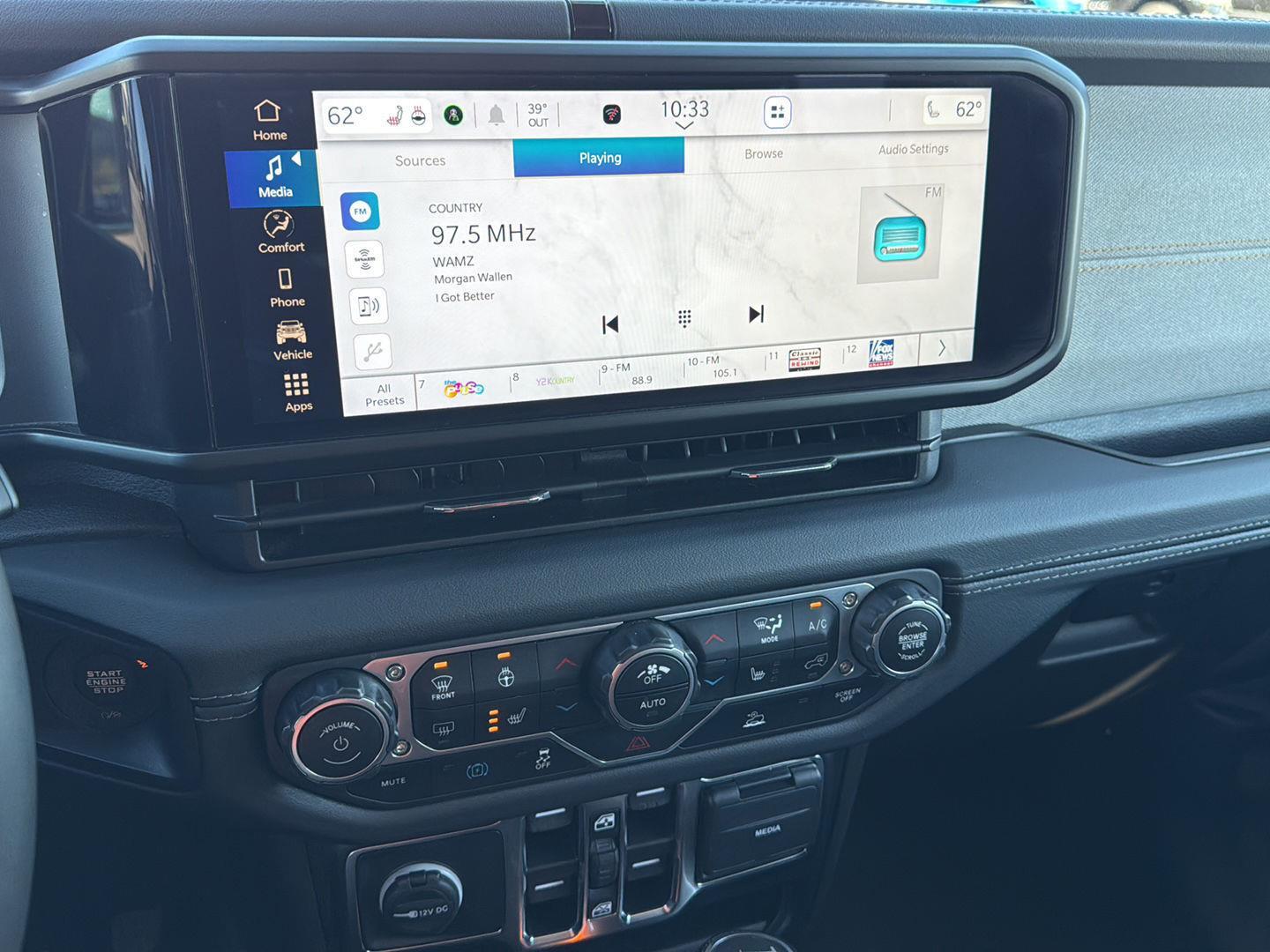 2024 Jeep Wrangler 4xe Sahara photo 4