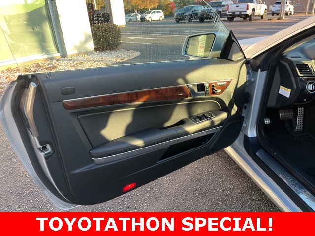 2011 Mercedes Benz E 550 Cabriolet photo 4