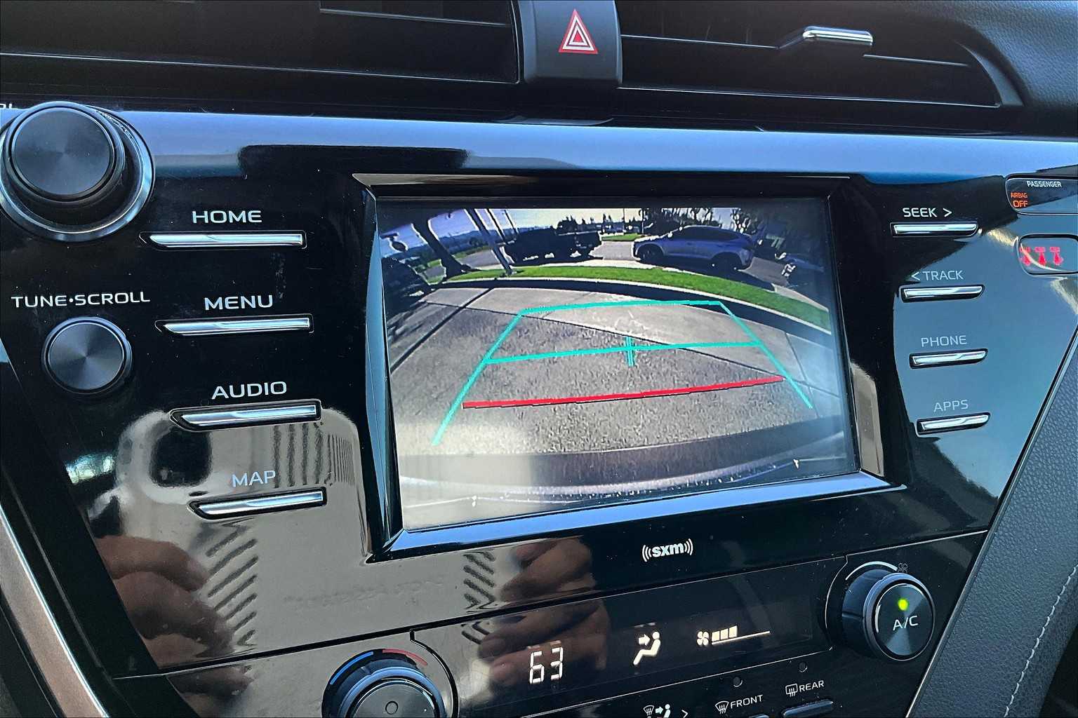 2020 Toyota Camry SE photo 24
