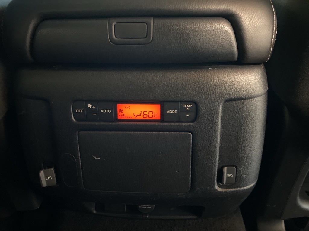 2019 Nissan Armada SV photo 13