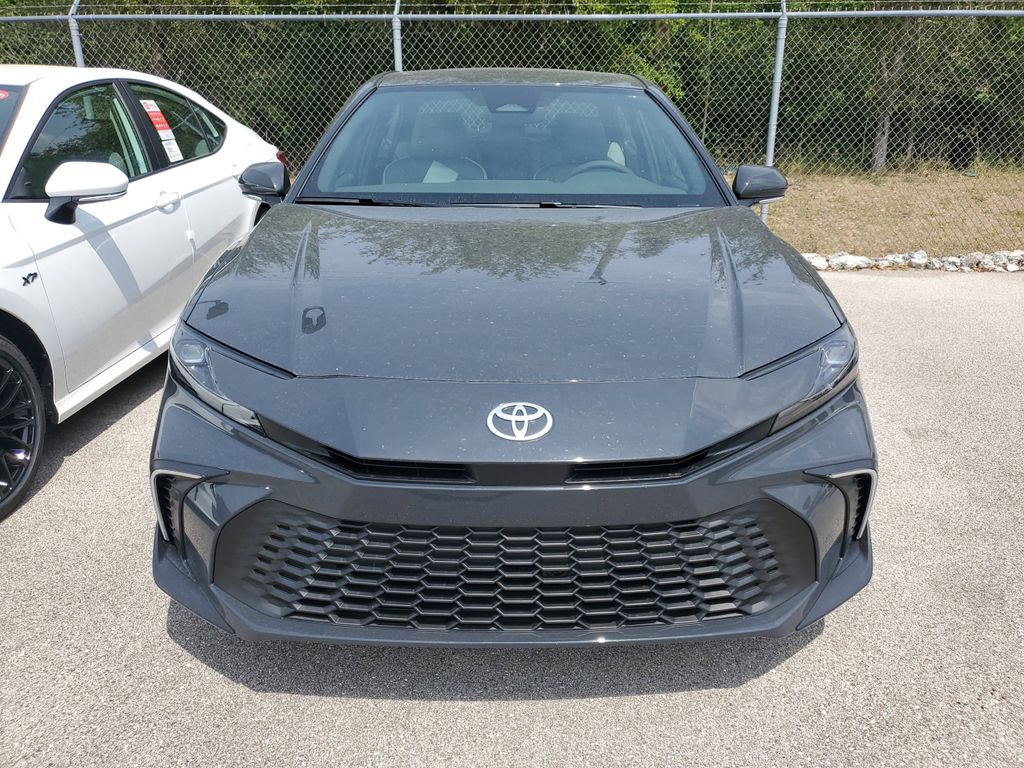 2025 Toyota Camry SE photo 2