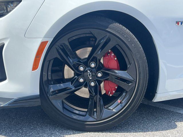 2022 Chevrolet Camaro 1LT photo 2