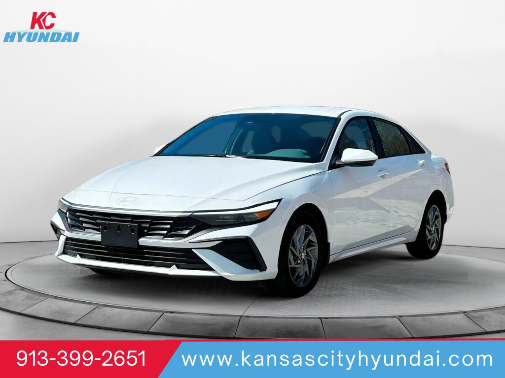 2025 Hyundai Elantra Blue's photo