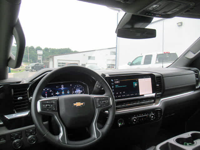 2024 Chevrolet Silverado 1500 LT photo 4