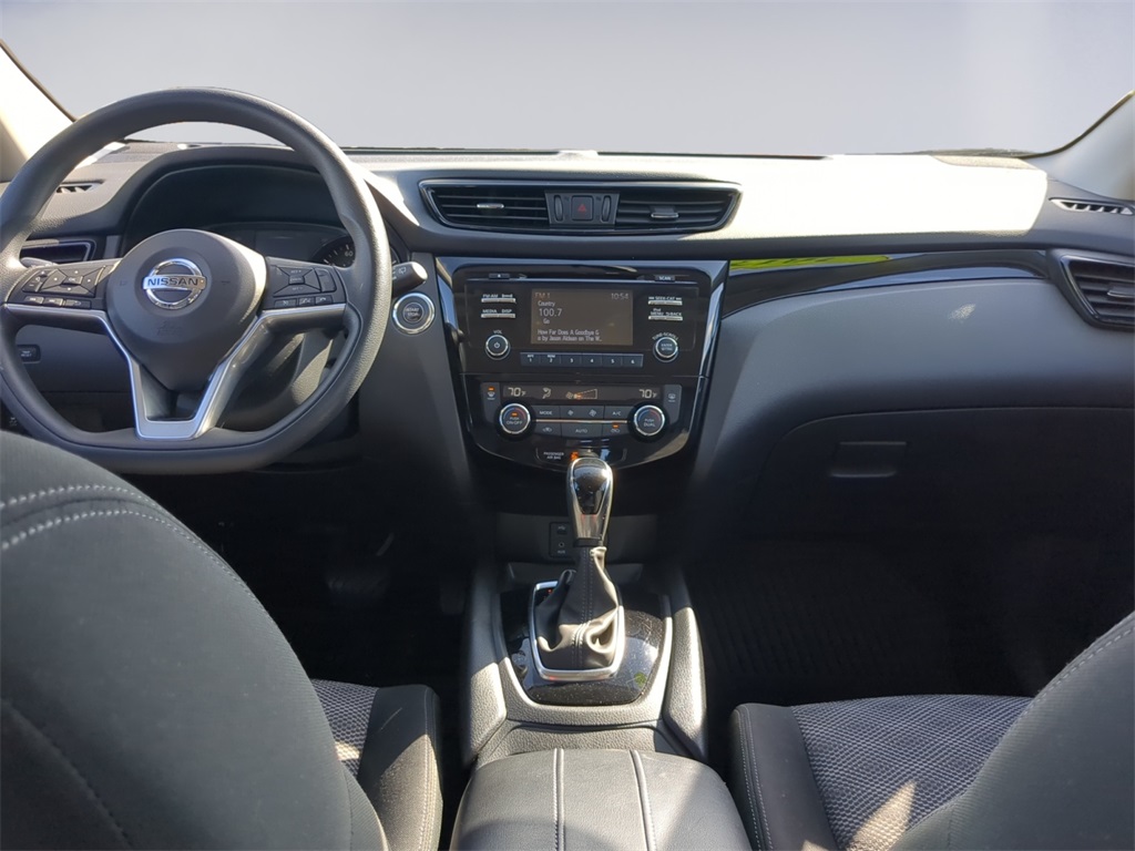 2017 Nissan Rogue Sport SV photo 12