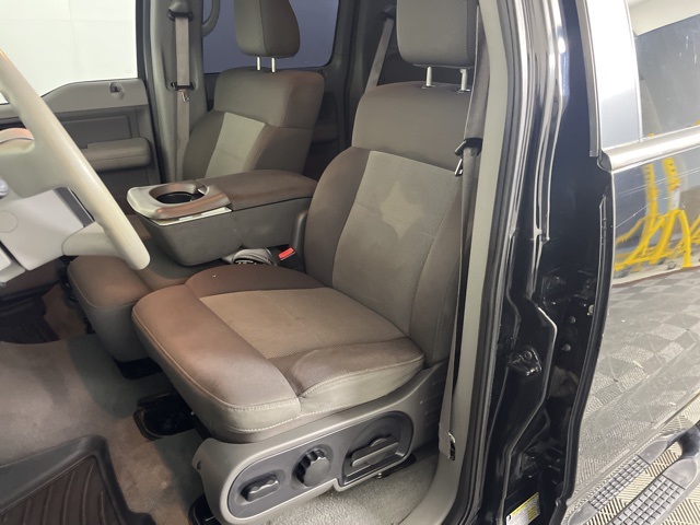 2005 Ford F-150 XLT photo 12