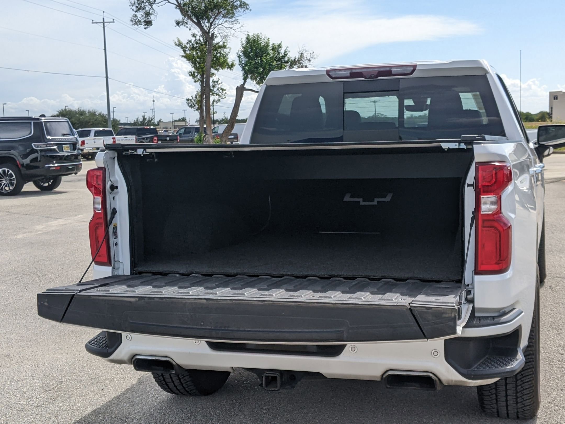 2021 Chevrolet Silverado 1500 High Country photo 25