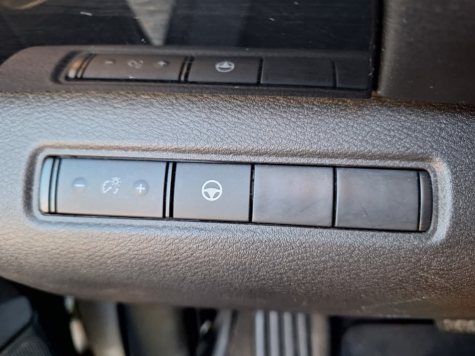 2024 Nissan Pathfinder SV photo 12