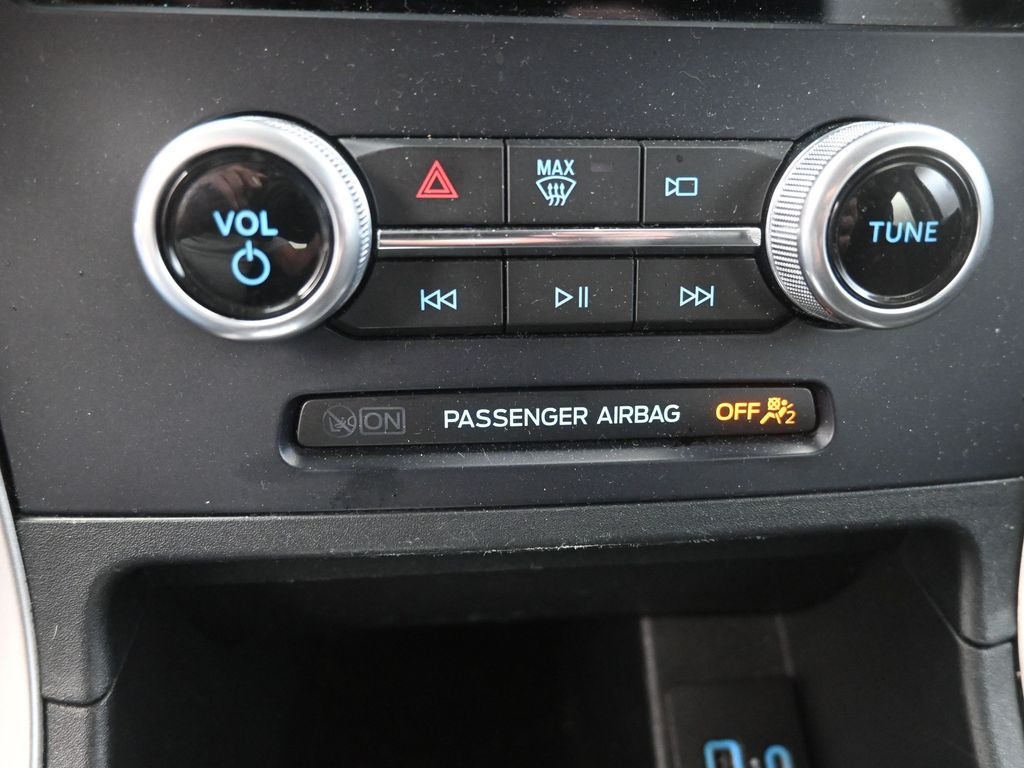 2023 Ford Edge SE photo 9