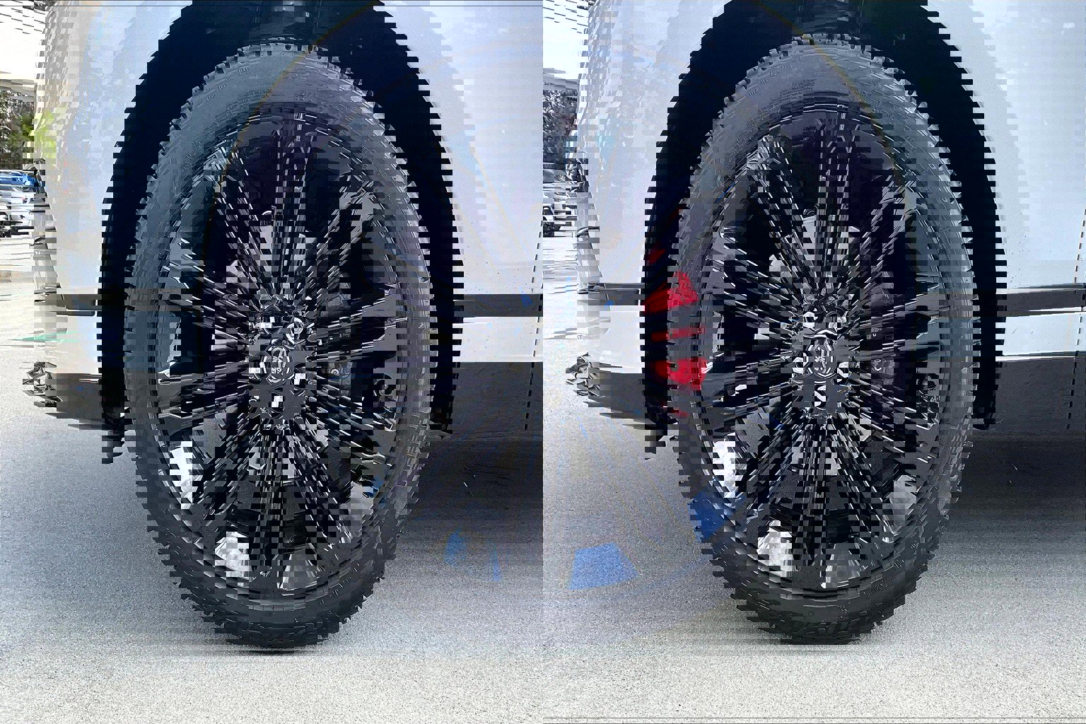 2025 Land Rover Range Rover Velar SE photo 7
