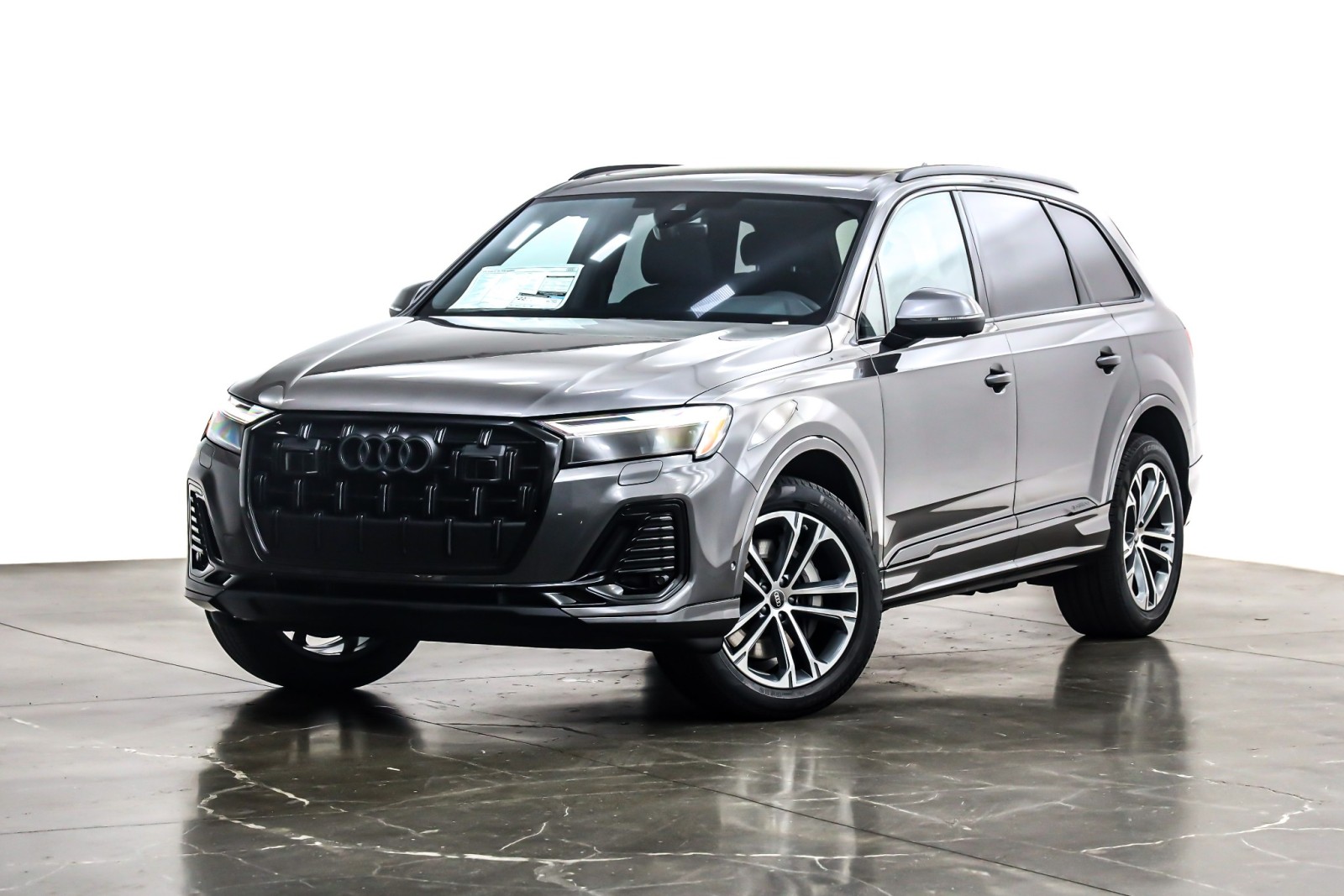 2026 Audi Q7 Premium's photo