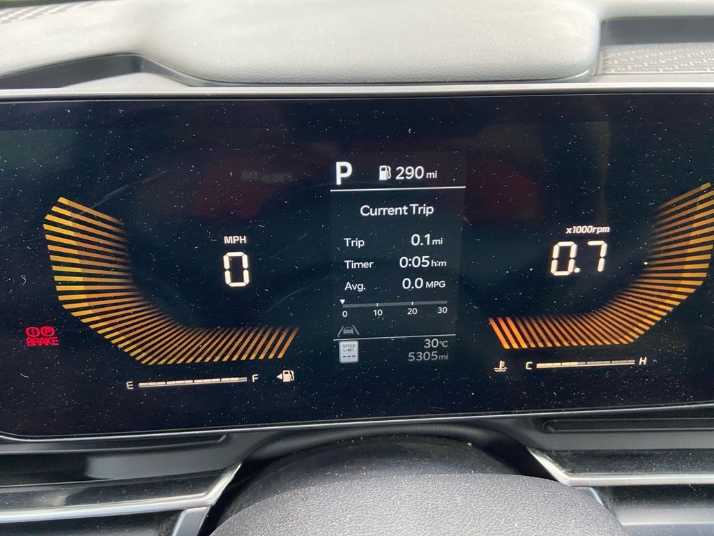 2025 Kia Carnival LXS photo 9