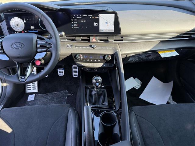 2025 Hyundai Elantra Base photo 15