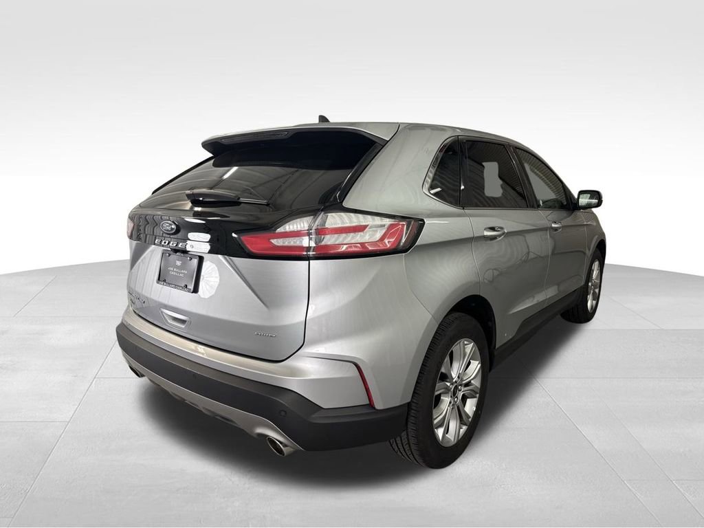 2024 Ford Edge Titanium photo 2