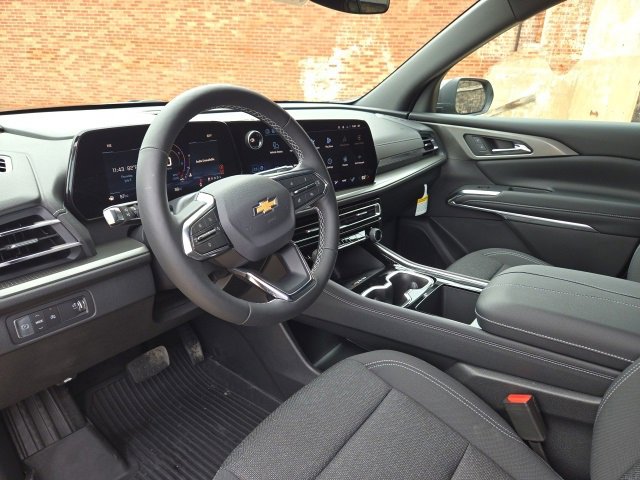 2025 Chevrolet Traverse photo 6