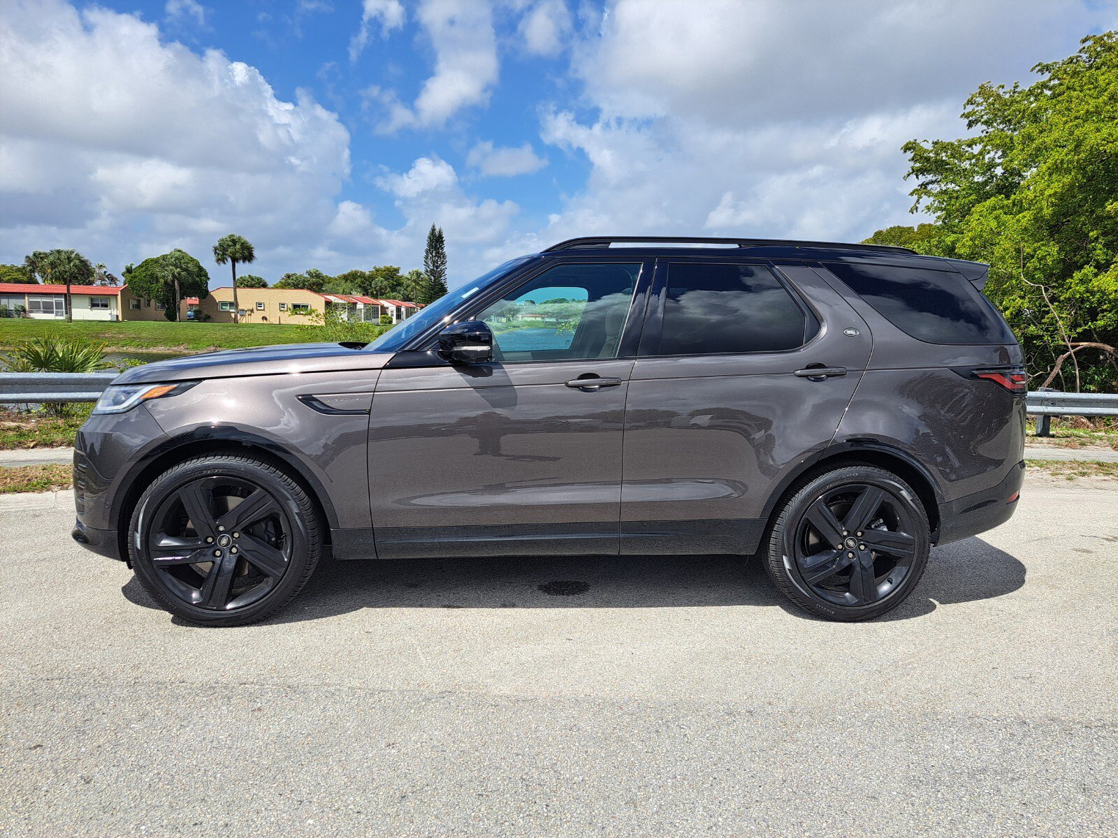 2025 Land Rover Discovery SE photo 5