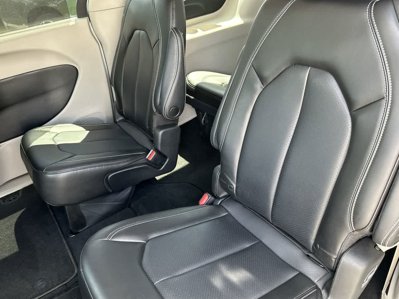 2023 Chrysler Pacifica Touring L photo 31