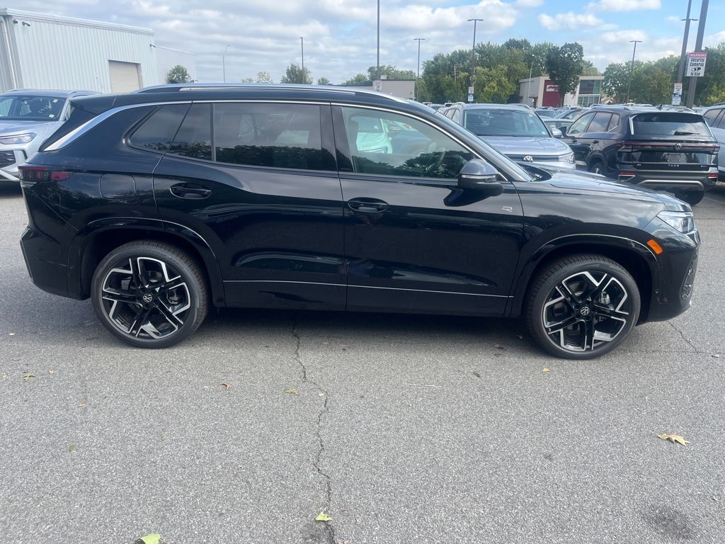 2025 Volkswagen Tiguan SEL R-Line Black photo 4