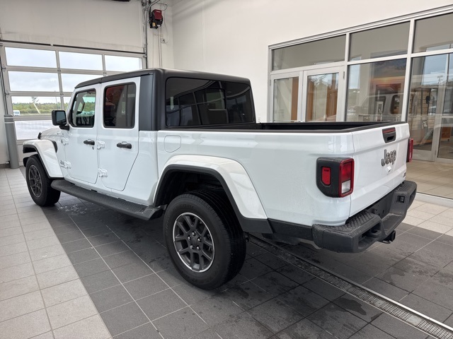 2021 Jeep Gladiator Overland photo 3