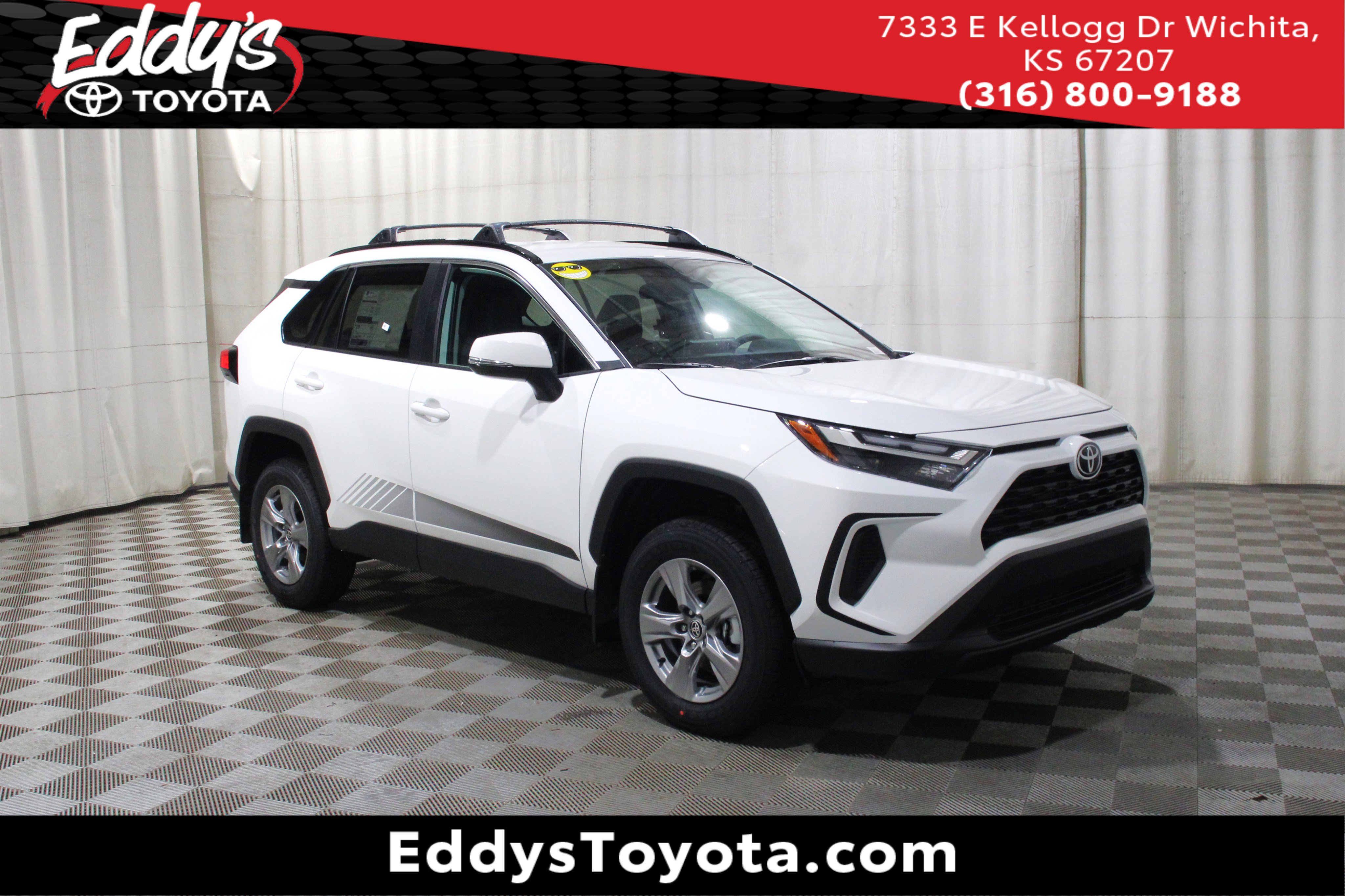 2025 Toyota RAV4 XLE's photo