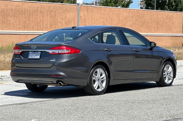 2018 Ford Fusion SE photo 4