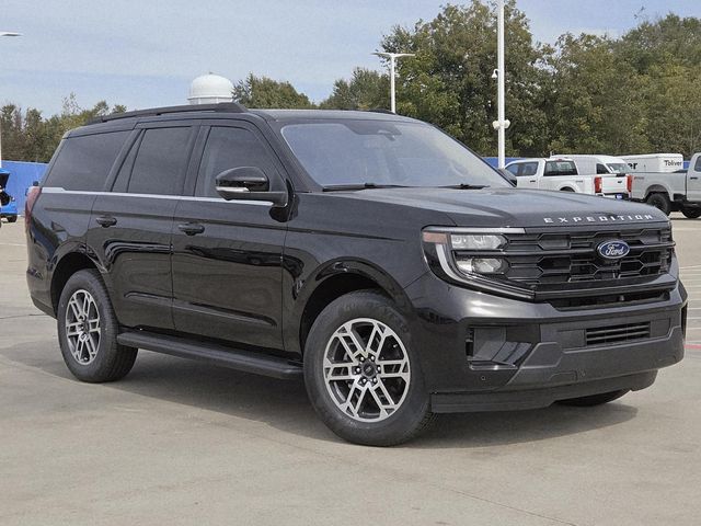2025 Ford Expedition photo 2