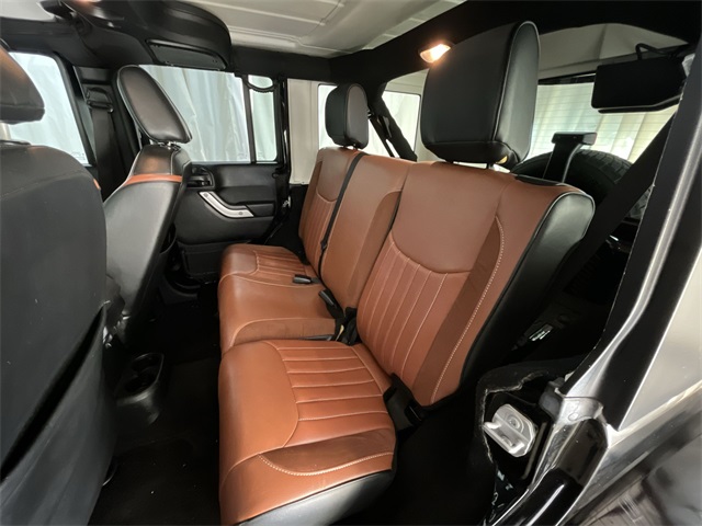 2016 Jeep Wrangler Unlimited Sahara photo 12