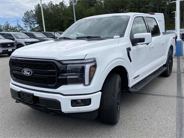 2025 Ford F-150 Lariat photo 4