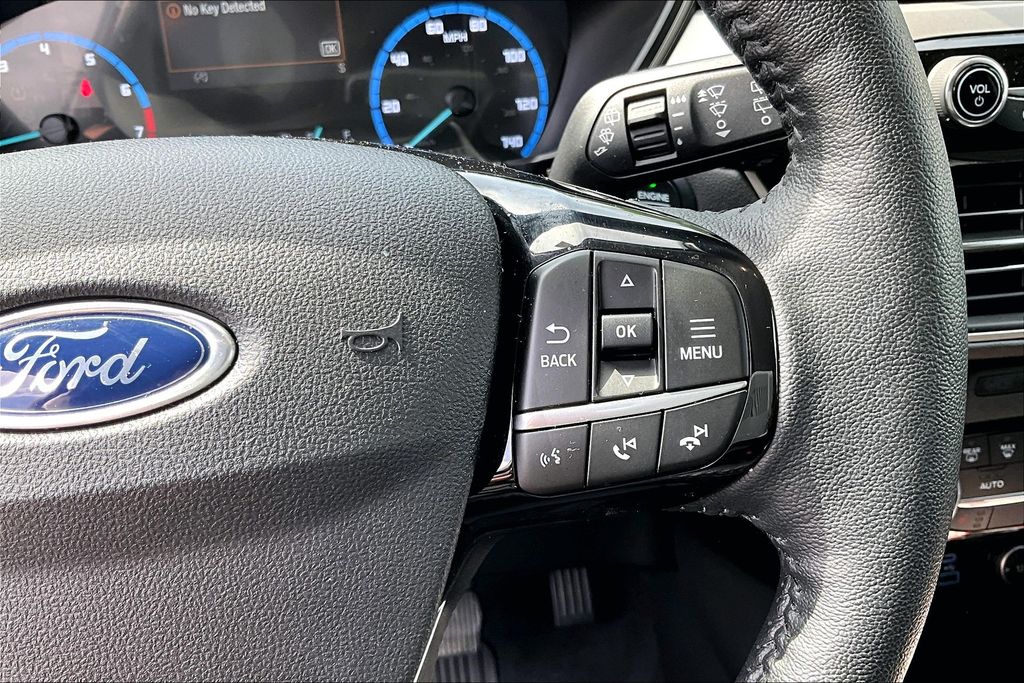 2021 Ford Escape SEL photo 23