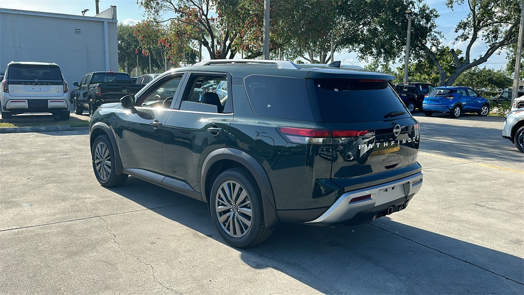 2025 Nissan Pathfinder SL photo 5