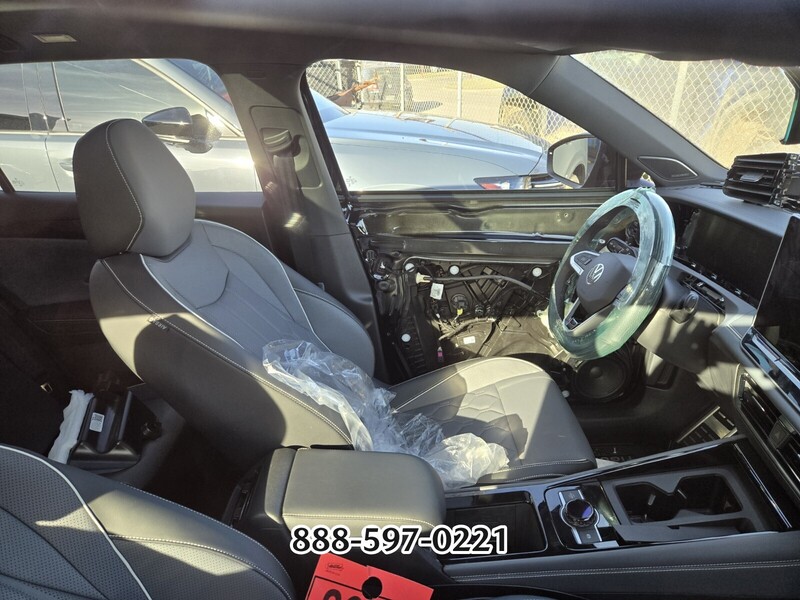 2025 Volkswagen Tiguan SEL R-Line Black photo 2