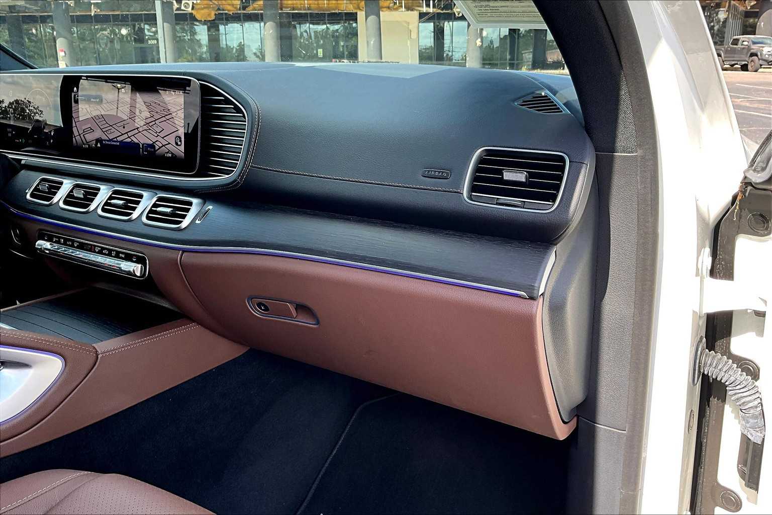 2024 Mercedes Benz GLS 450 4MATIC photo 15