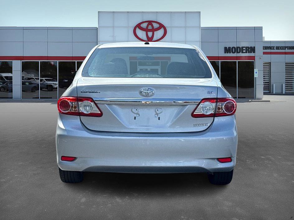 2013 Toyota Corolla LE photo 5