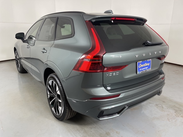 2026 Volvo XC60 photo 6