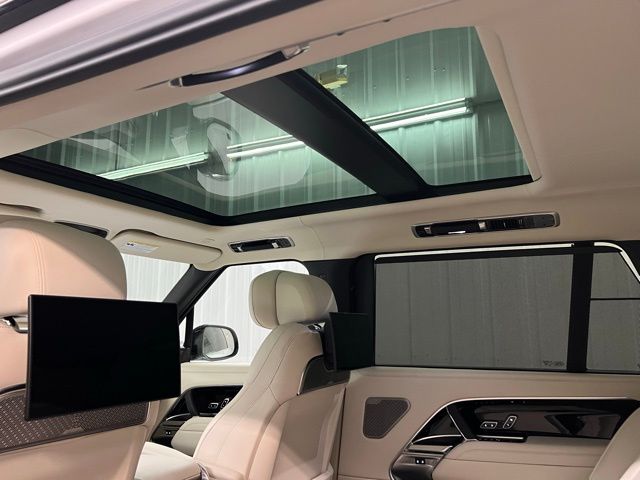2025 Land Rover Range Rover Autobiography photo 27