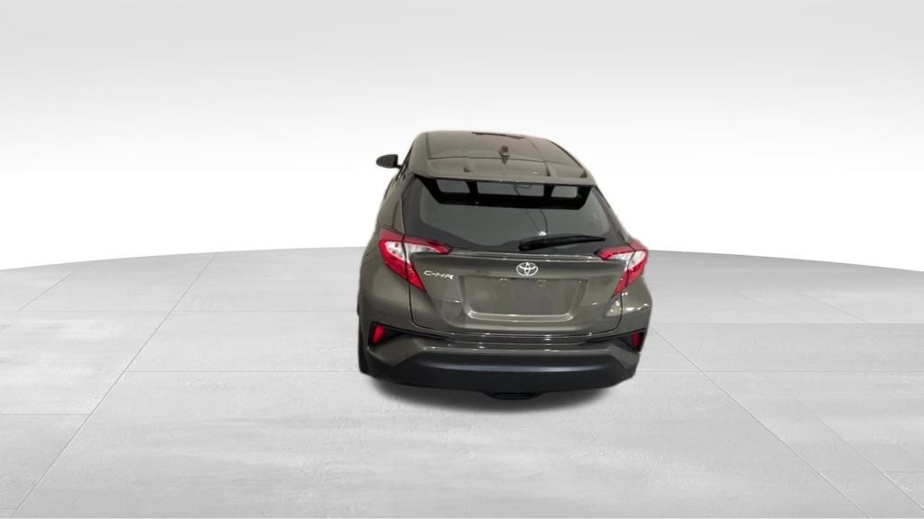 2021 Toyota C-HR photo 3