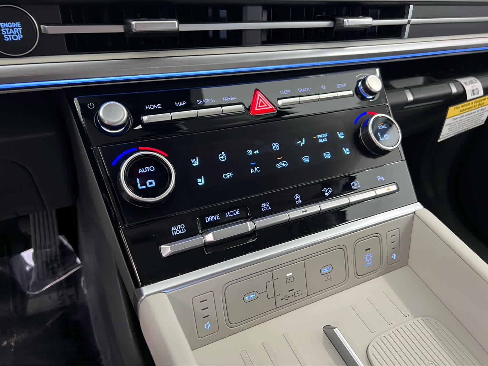 2025 Hyundai Santa Fe Calligraphy photo 18