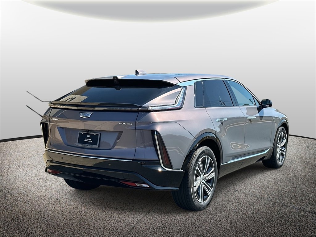 2026 Cadillac Lyriq Luxury photo 2