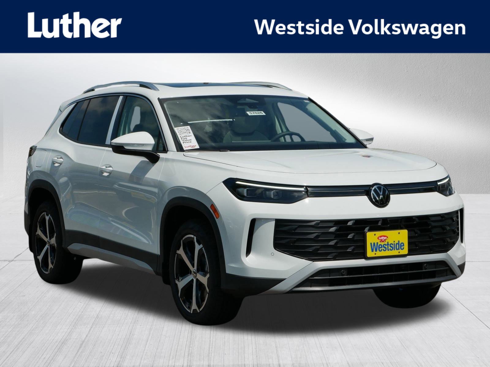 2025 Volkswagen Tiguan SE's photo